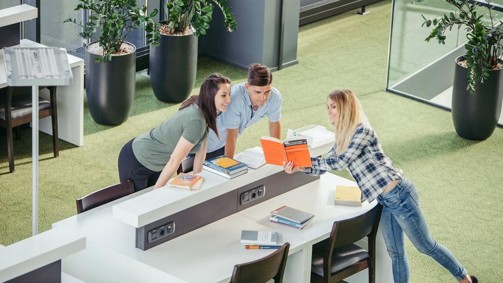 5 tendencias en remodelación de oficinas modernas para 2025